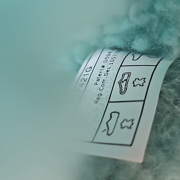 UGG Oh Fluffita Genuine Shearling Size 11 Slipper - Picture 12 of 12